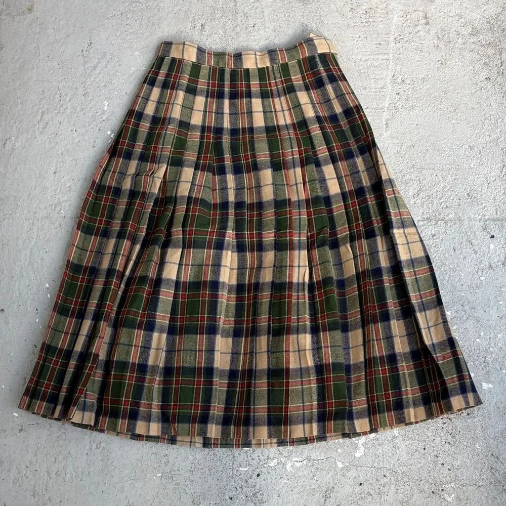 Barrie Tarten pleated skirt